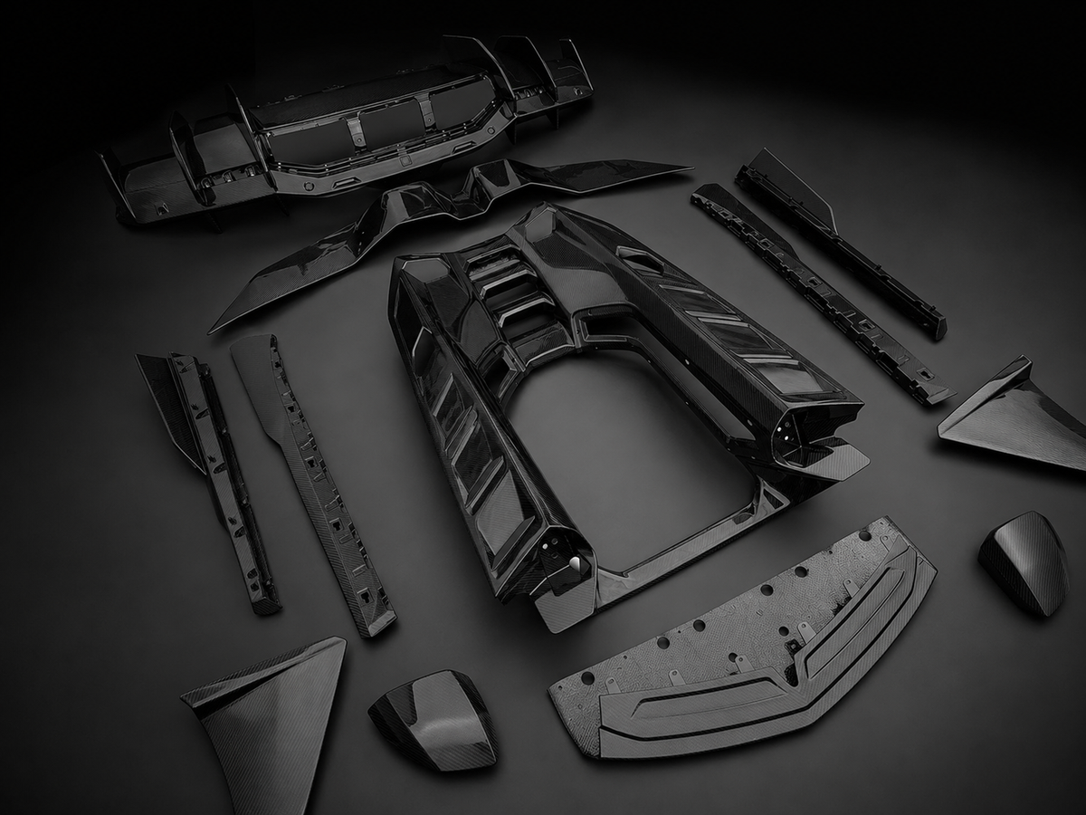 WEISS CARBON KIT FÜR DEN LAMBORGHINI REVUELTO