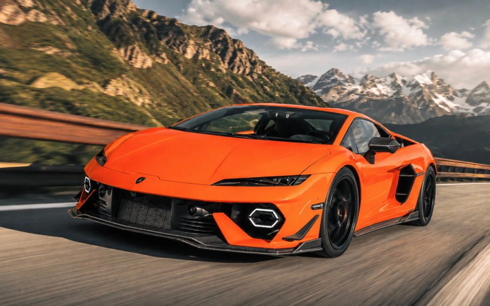 WEISS Kommission — Orange. Pure Energie.