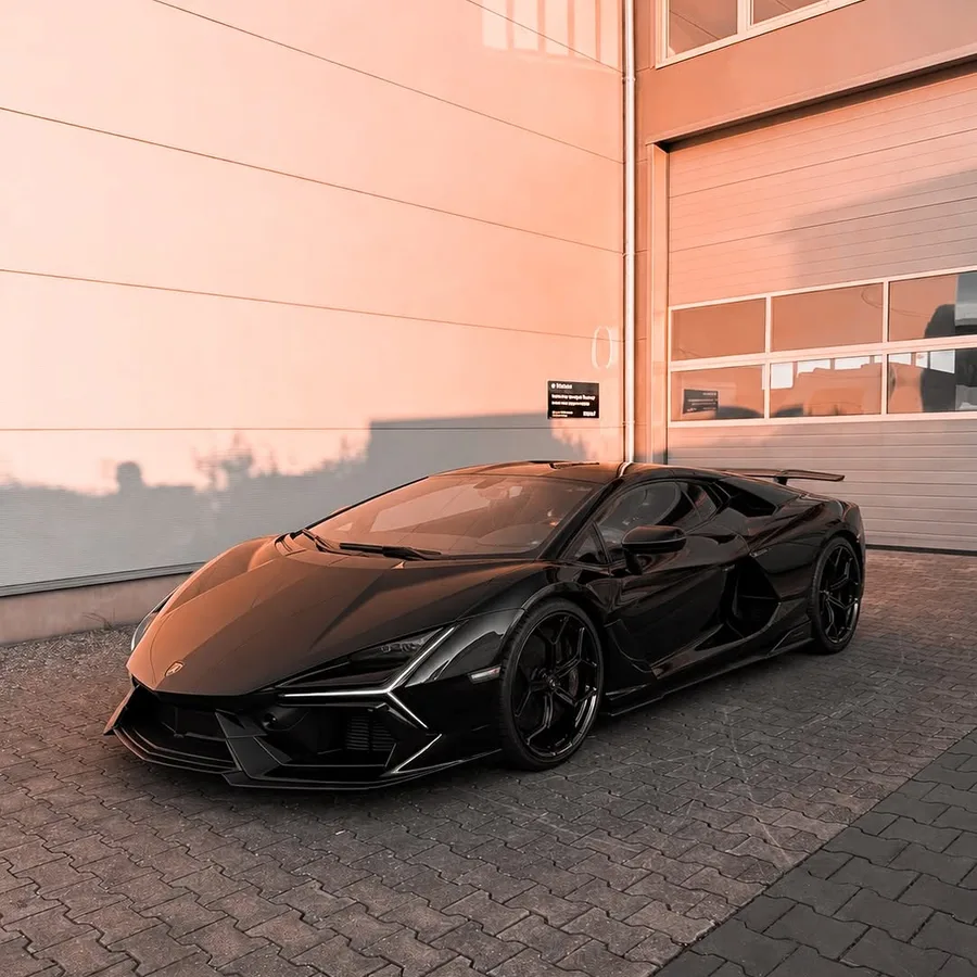 WEISS Carbon Body Kit — Revuelto
